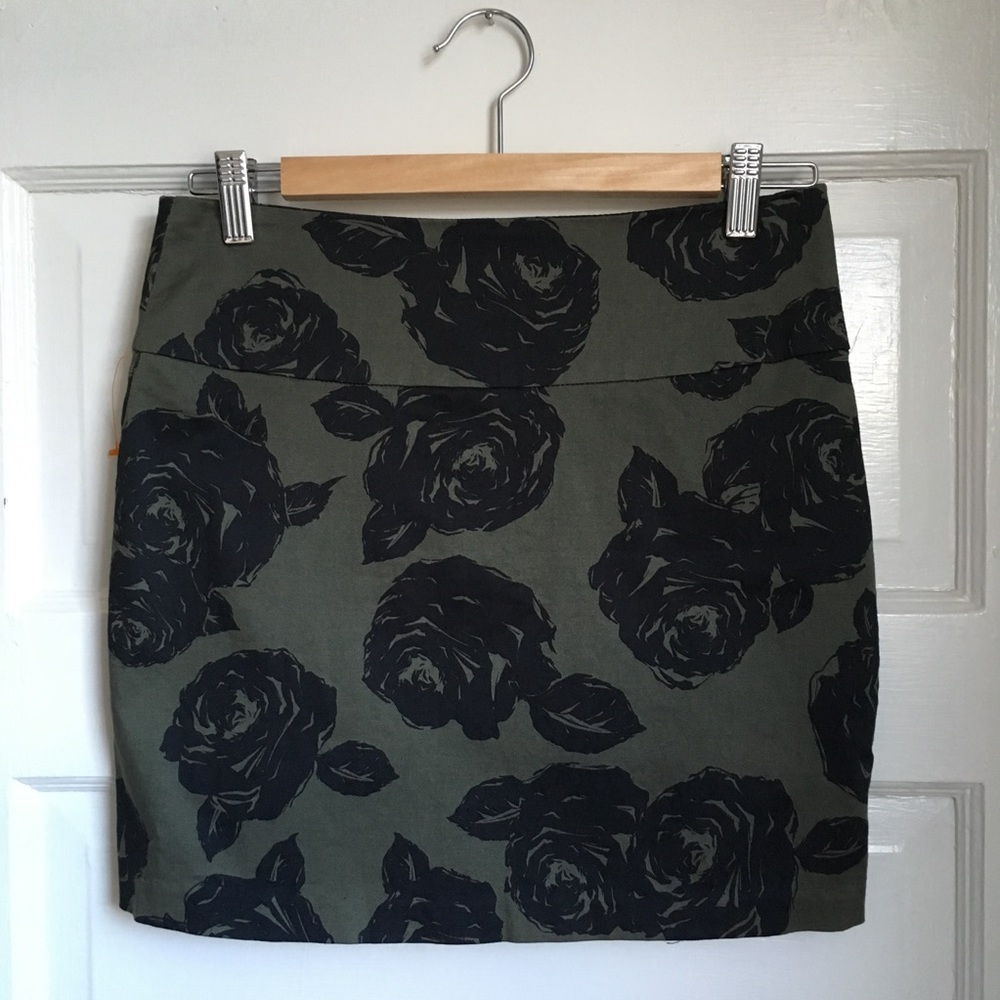 NWOT TwentyOne olive rose skirt