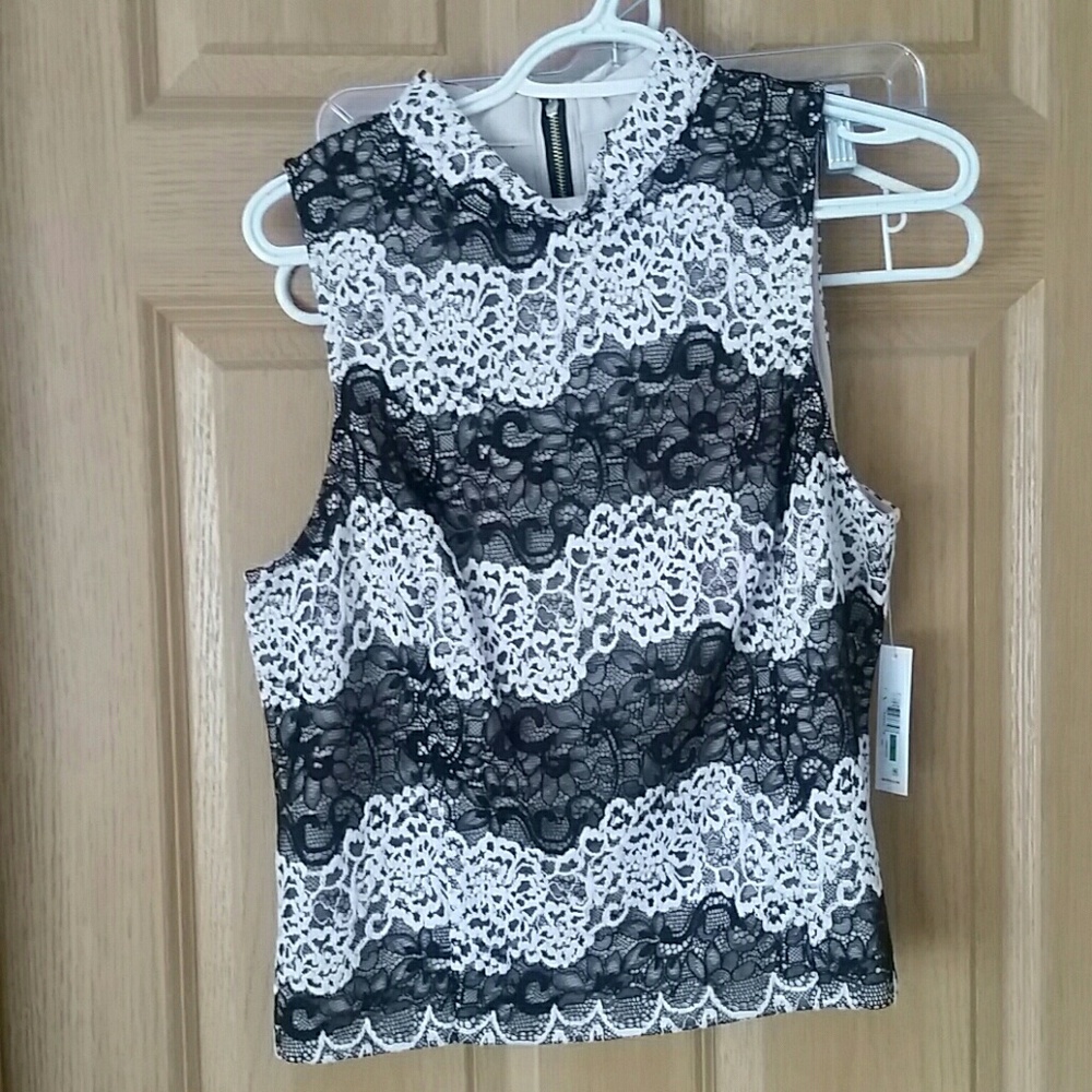 Kensington lace overlay mock