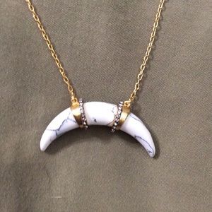 Stella and Dot Arc pendant (gold)
