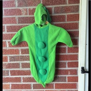 Pea in a Pod costume Size OS baby