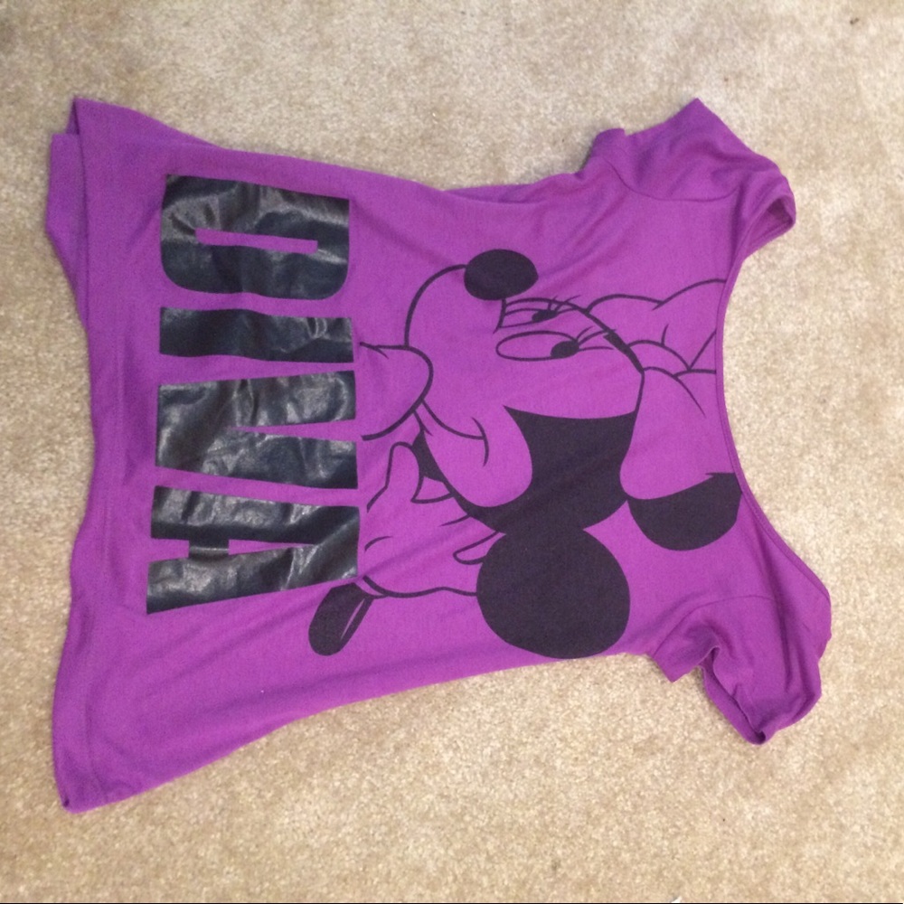 A cute Disney top size medium
