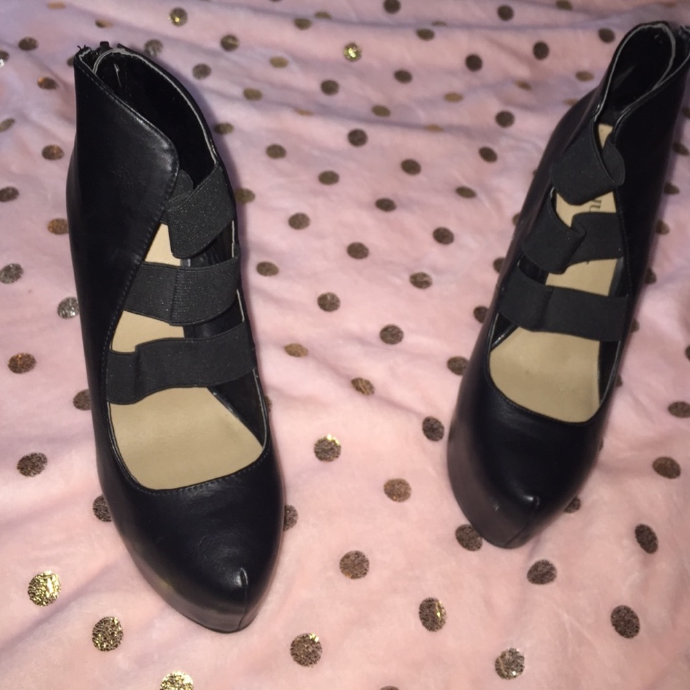Black high heel from just fab 6inch heels
