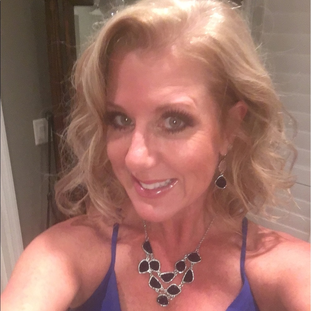 Meet your Posher, Dawn