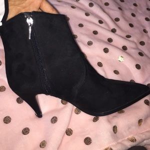 New Black suede size 8 Zara booties !!!