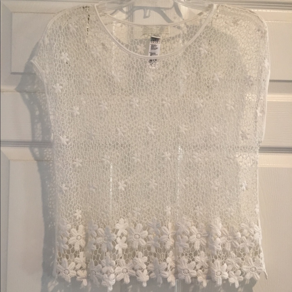 Flower Design Lace-like Tee