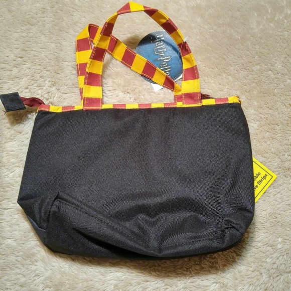 FINAL! Harry Potter Hogwarts Insulated Lunch Bag - Picture 5 of 6