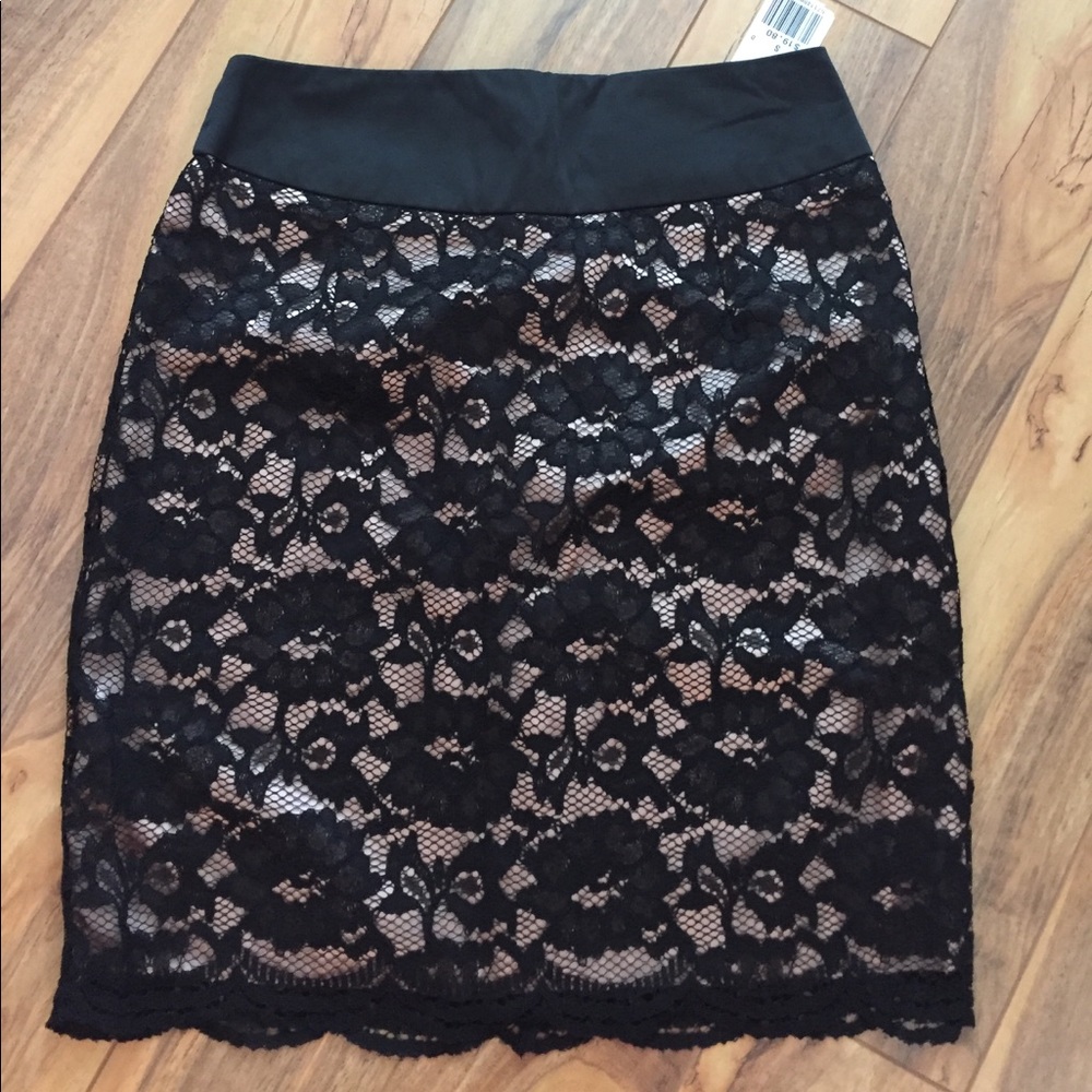 Sexy black lace skirt!