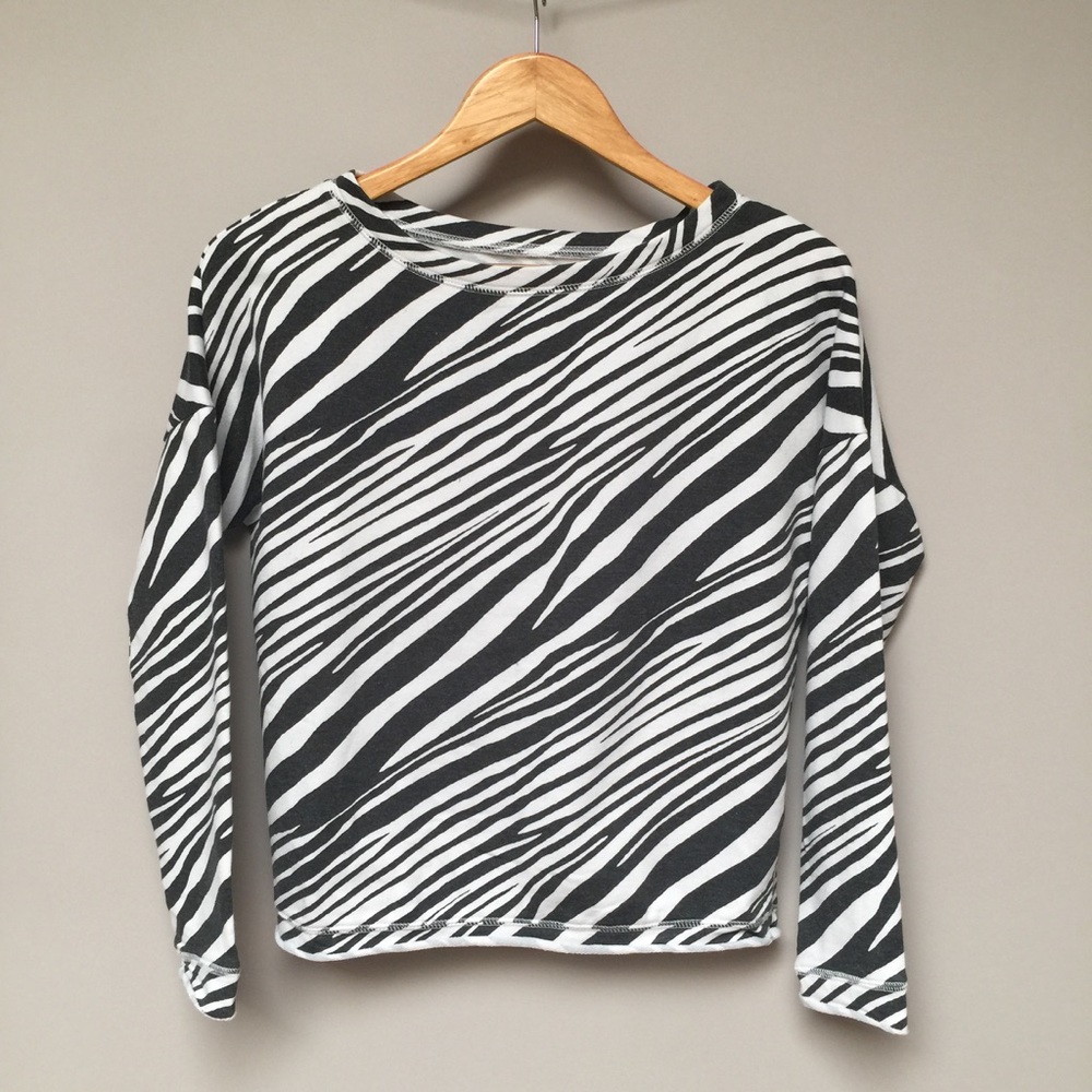 ZEBRA PULL OVER SWEATER