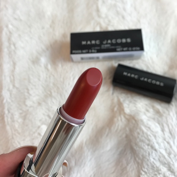 Marc Jacobs Makeup - BNIB MARC JACOBS REI OF LIGHT LE MARC LIPSTICK Marc Jacobs Makeup - BNIB MARC JACOBS REI OF LIGHT LE MARC LIPSTICK