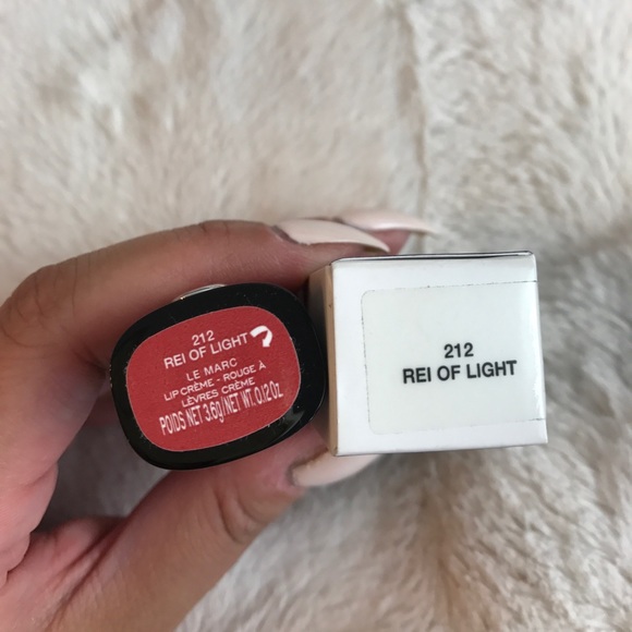 Marc Jacobs Makeup - BNIB MARC JACOBS REI OF LIGHT LE MARC LIPSTICK Marc Jacobs Makeup - BNIB MARC JACOBS REI OF LIGHT LE MARC LIPSTICK