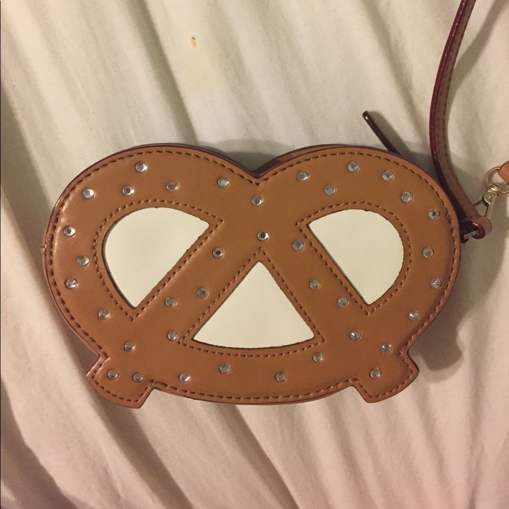 Kate spade wristlet