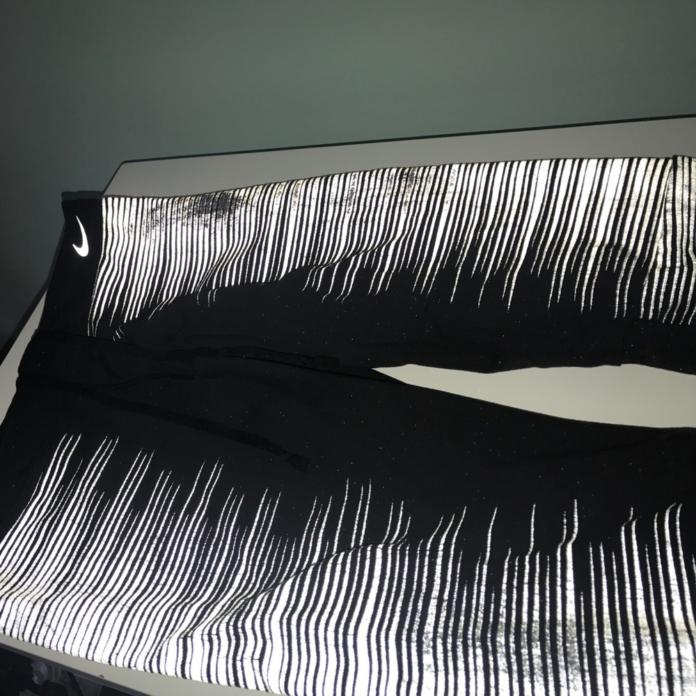Nike reflective running leggings