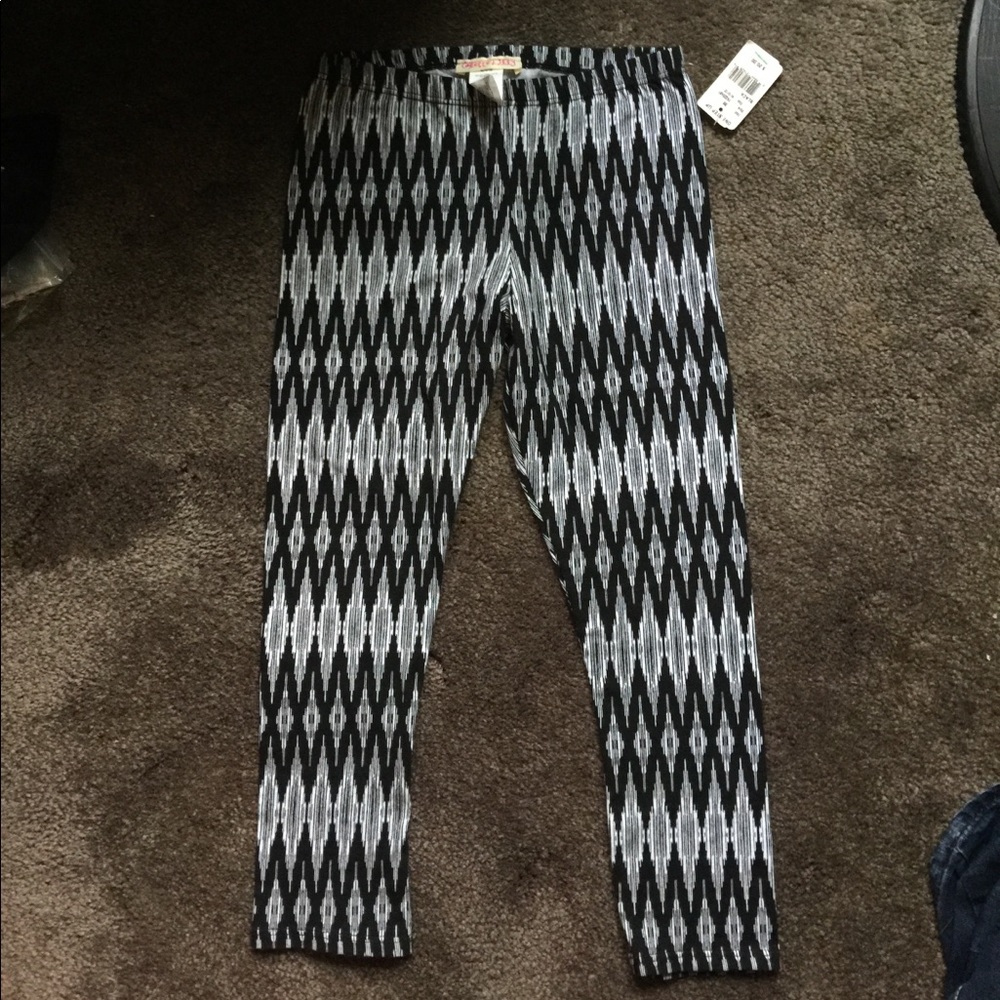 Girls Colette Lilly printed Capri leggings!