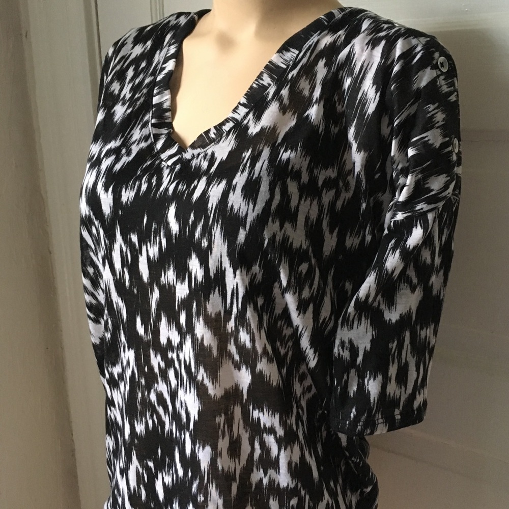 Express V-neck tee