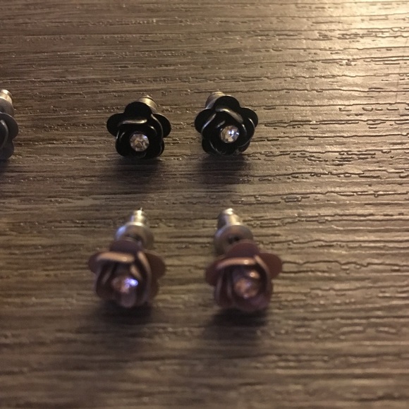 Set of 6 rose stub earrings - Picture 4 of 4