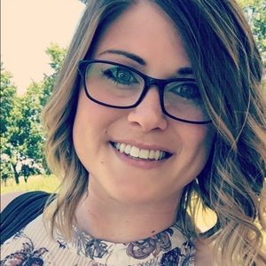 Meet your Posher, Desirae