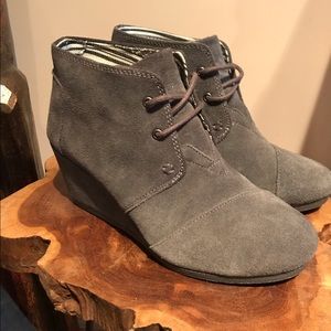 TOMS grey lace up wedges!