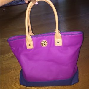 BRAND NEW !! Never used authentic Tory burch purse