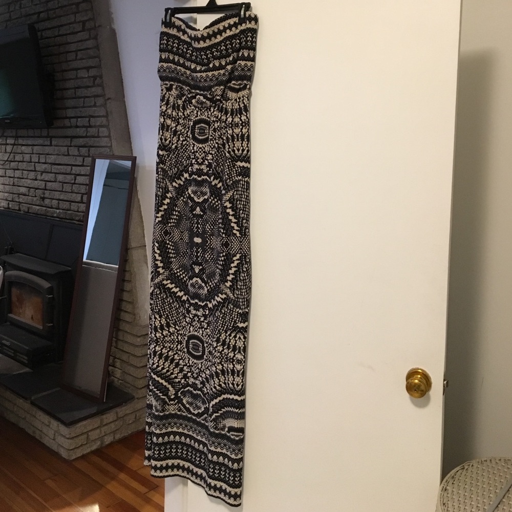 Arden B. Maxi dress - Great print!