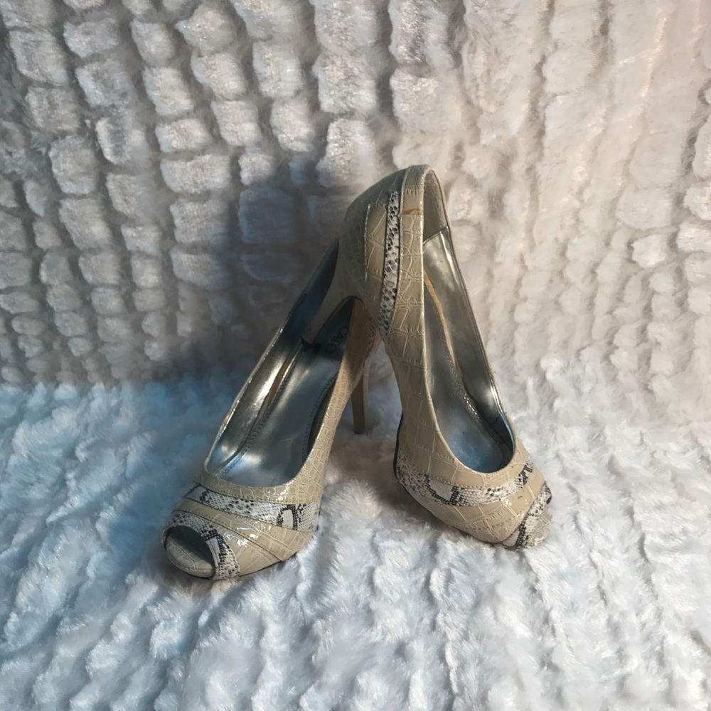 Faux snakeskin heels!!