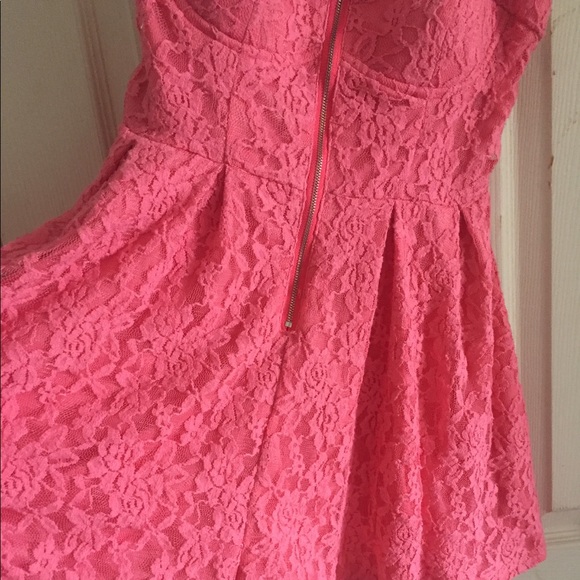 Pink romper - Picture 1 of 4