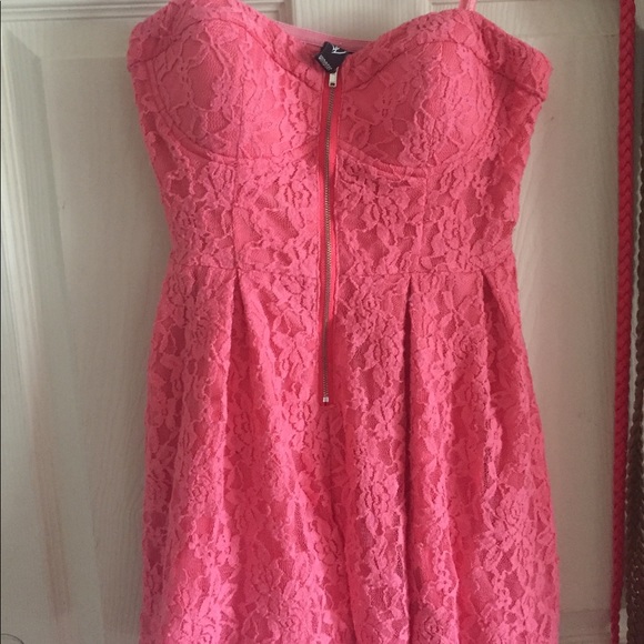 Pink romper - Picture 3 of 4