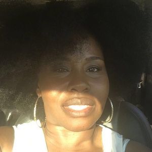 Meet your Posher, Shaundrelle