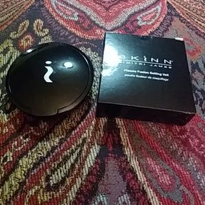 SKINN COSMETICS SETTING VEIL -BRAND NEW IN BOX