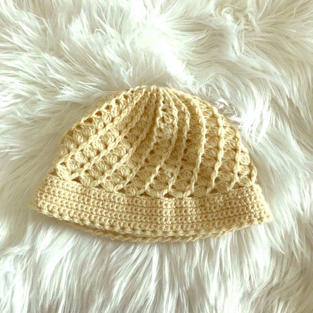 Super cute toboggan. Cream color