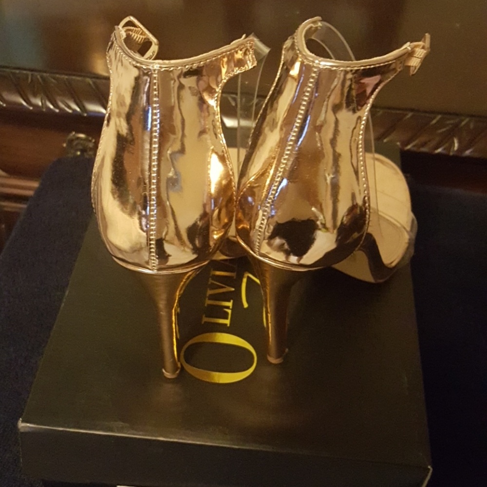 Heels - Picture 2 of 2
