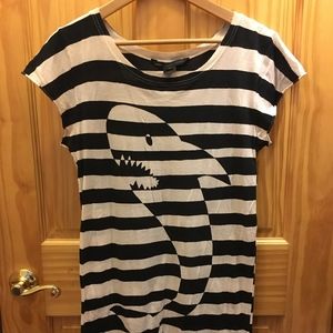 Marc by Marc Jacobs shark tee