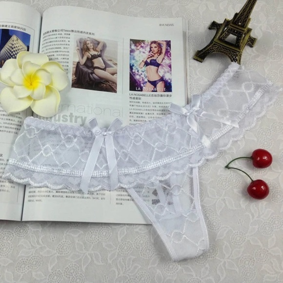 💖Lace Thong Ruffle Panties💖 - Picture 6 of 7