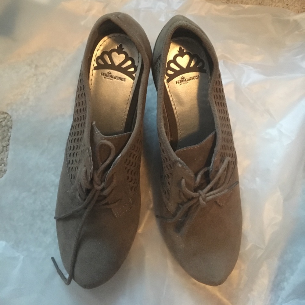 fergalicious wedges size 7.5