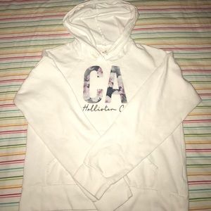 SUPER SOFT WHITE HOLLISTER HOODIE 🌸