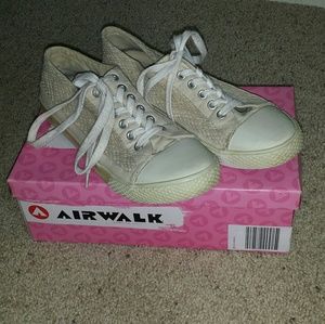 Tan/Cream Lace Sneakers