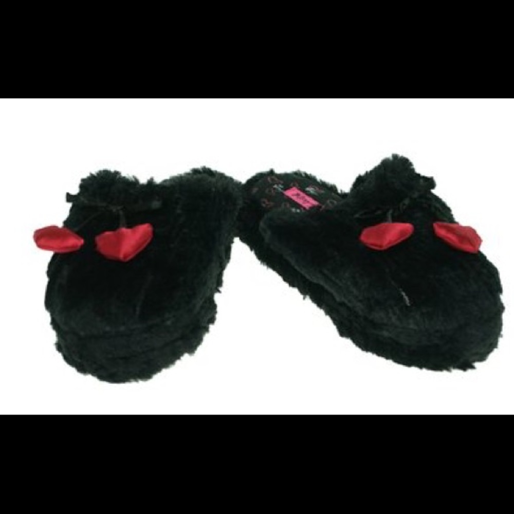 BETSEY JOHNSON SLIPPERS