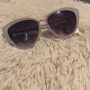 NWT Valley Girl Cateye Sunglasses