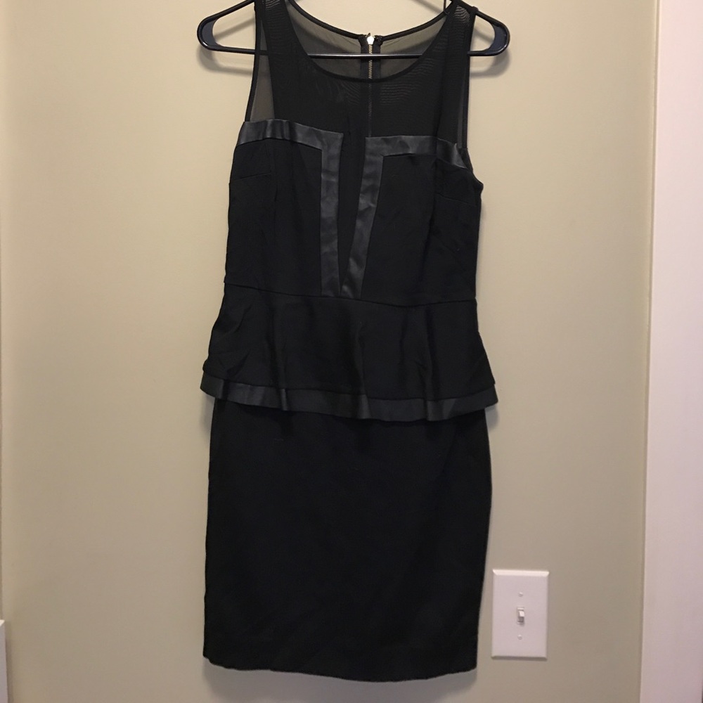 Adorable black dress!