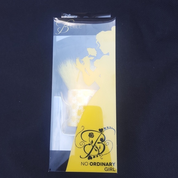 Disney Princess BELLE makeup brush - Picture 1 of 4