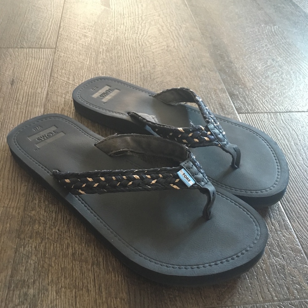TOMS leather and raffia breaded thong navy sandals