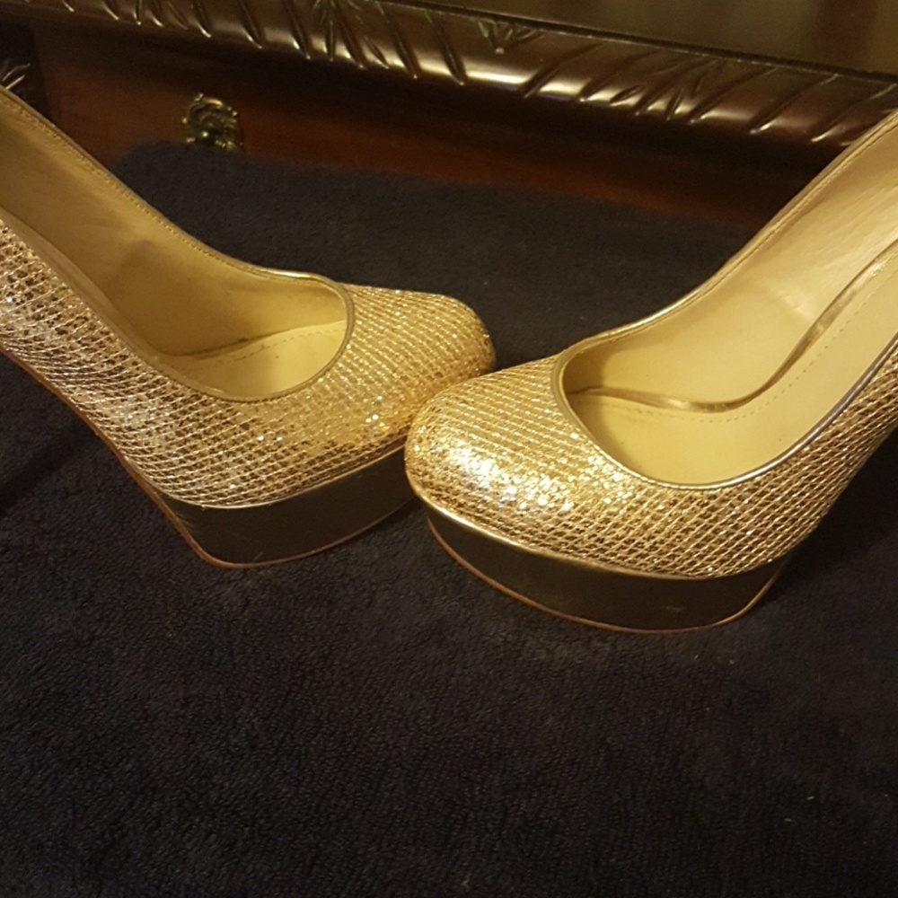 Heels - Picture 3 of 4