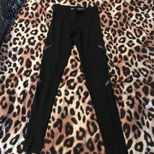 VS Pink Ultimate legging