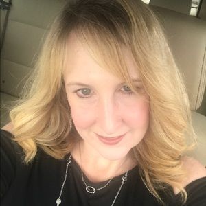 Meet your Posher, Suzanne