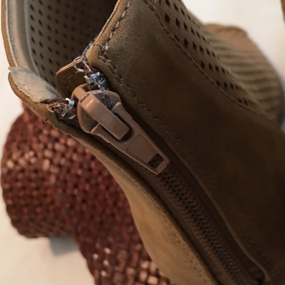 Your suede supply in fabulous shoes! - Picture 7 of 7