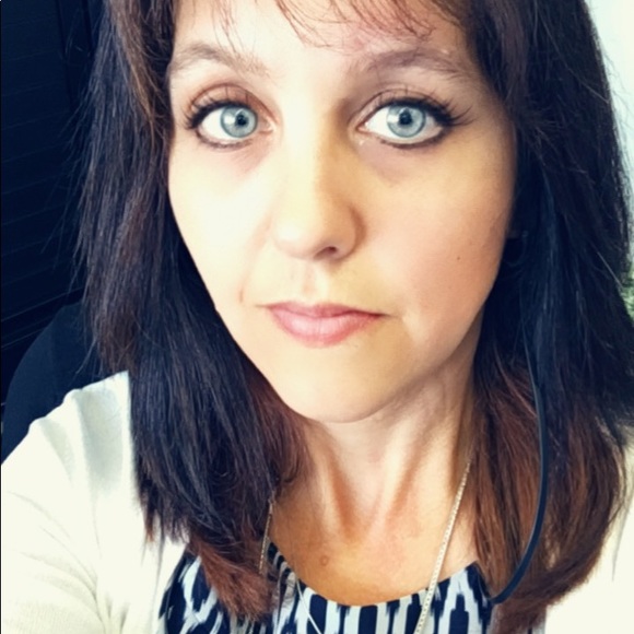 Meet your Posher, Patty - Picture 2 of 3