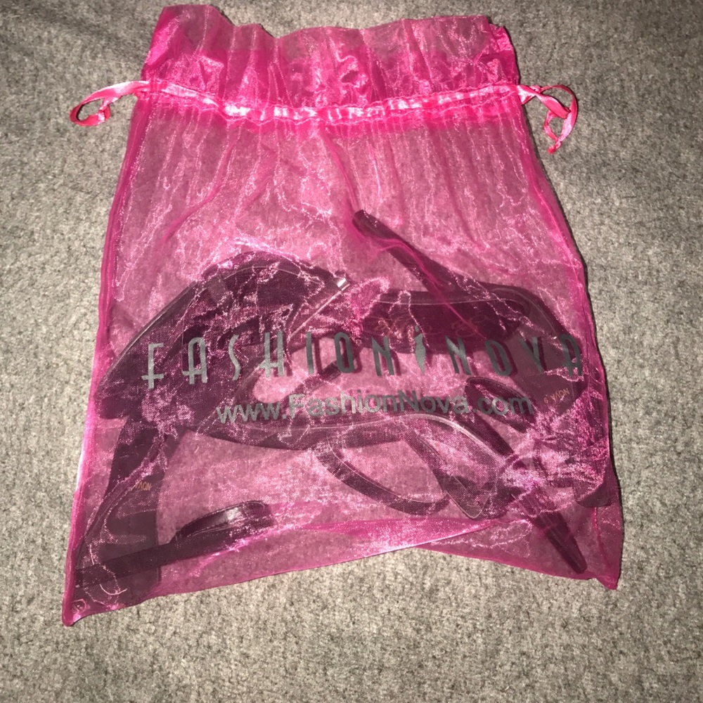 NWOT Fashion nova California dreamin' heels