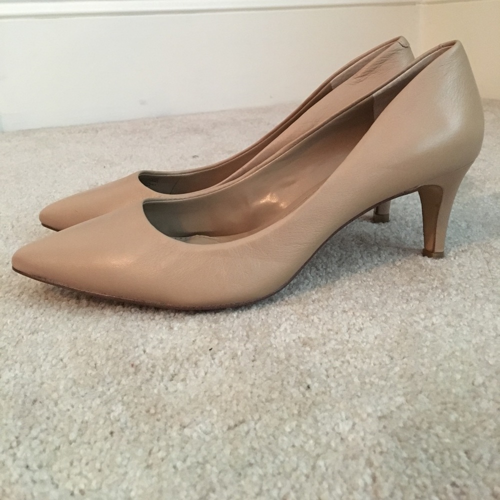 BR Nude Pumps