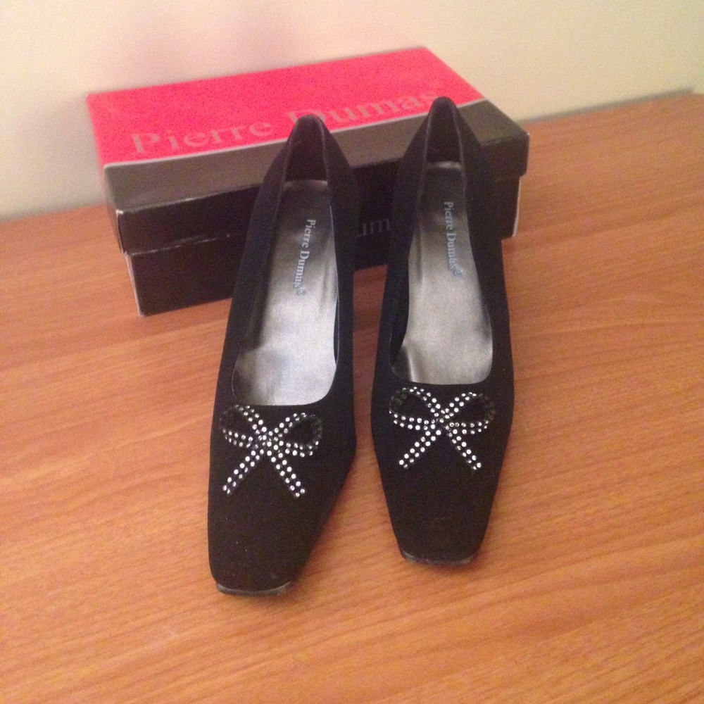 DRESSY BLACK SUEDE LIKE PUMPS WITH CRYSTALS