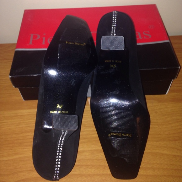 DRESSY BLACK SUEDE LIKE PUMPS WITH CRYSTALS - Picture 4 of 5