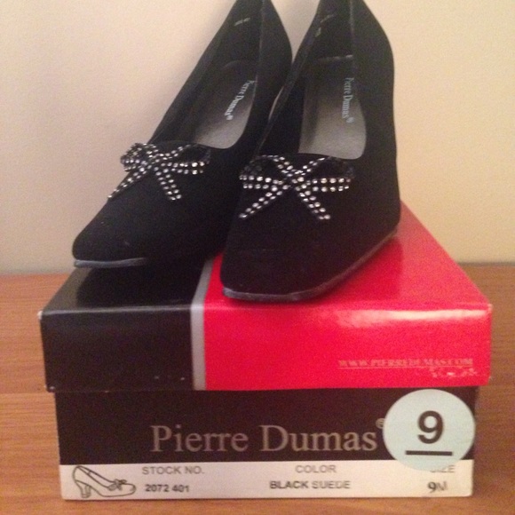 DRESSY BLACK SUEDE LIKE PUMPS WITH CRYSTALS - Picture 5 of 5